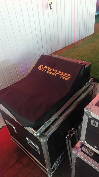 Mikser cyfrowy MIDAS M32R+Case