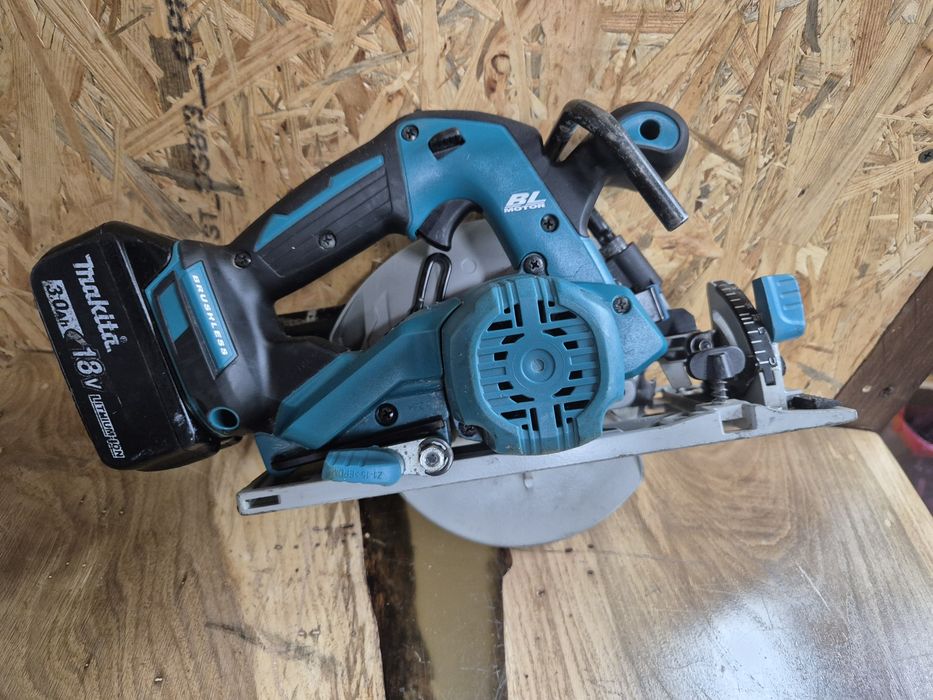 Makita DHS680 Piła tarczowa pilarka