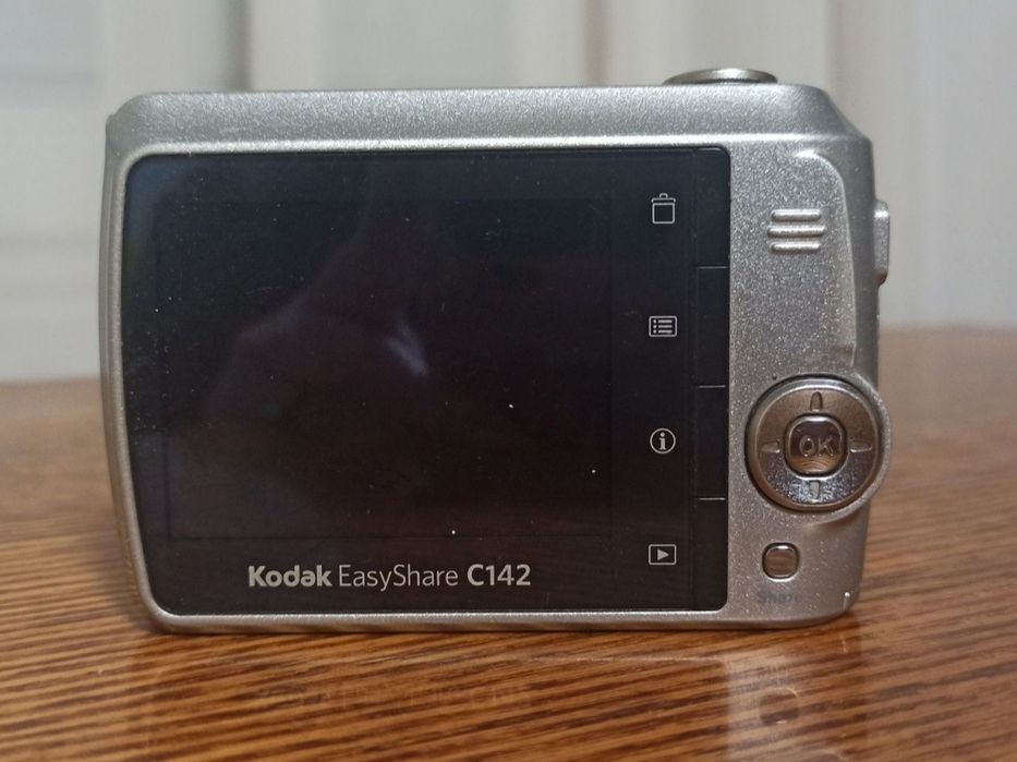 Цифрова фотокамера Kodak EasyShare C142