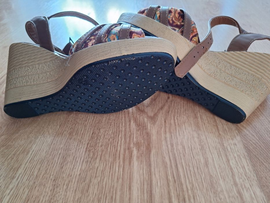 Buty sandałki rozmiar 36