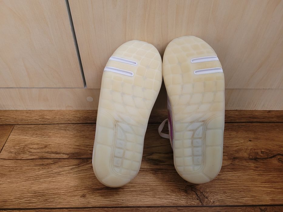 Кросівки Nike air max 33 розмір 
Оригінал.  Довжину устілки дивіться н