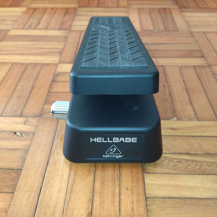 Behringer Hell Babe