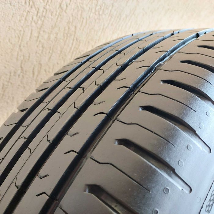 Komplet Czterech Opon Letnich CONTINENTAL 215/65/17 7mm bieżnika