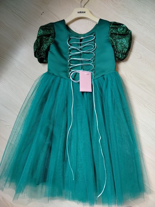 Дитяча сукня 5-7 років. На зріст 116-122 см.