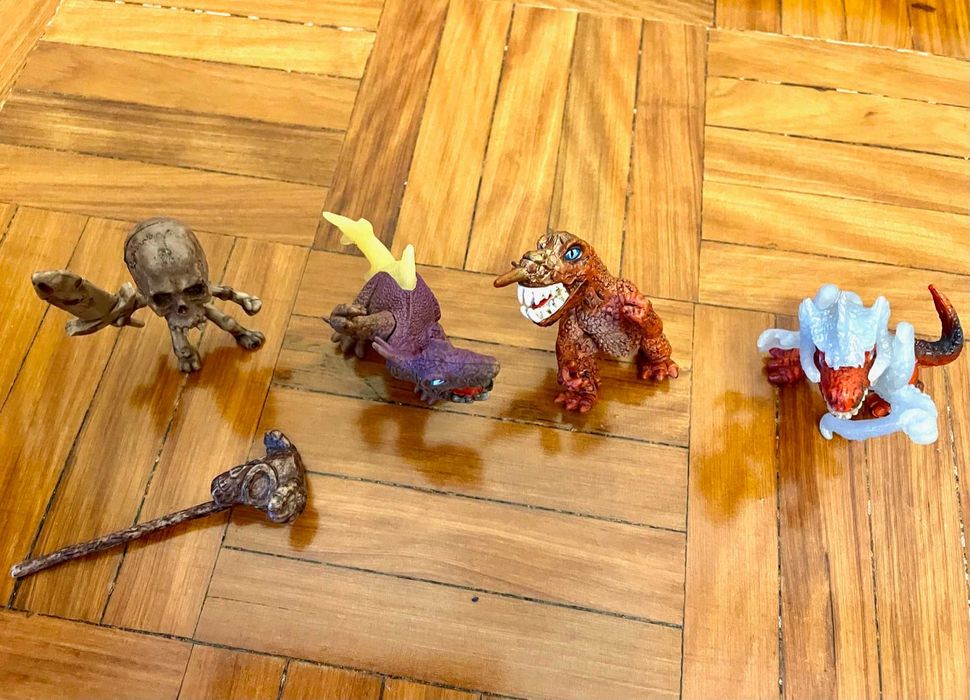 Bonecos Dinossauros monstros (todos 3€)