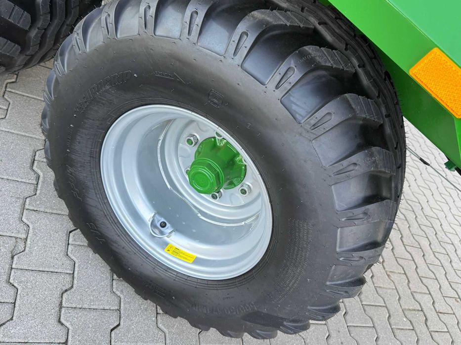 Rozrzutnik Roltrans skorupowy 8 t, 2 wałki pionowe, BOGATA WERSJA