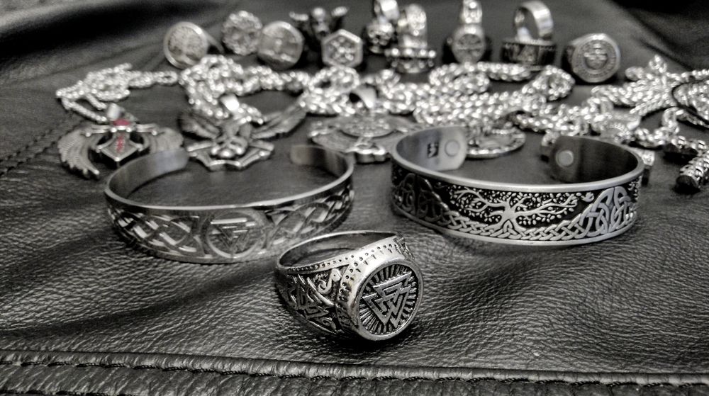 Valknut węzeł wojowników serce Hrungnira sygnet pierścień wikinga runy