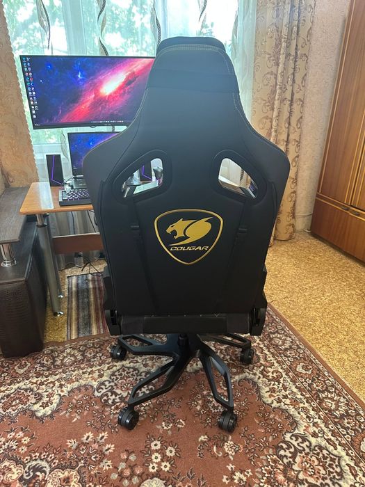 Ігрове крісло Cougar Armor Titan PRO Royal