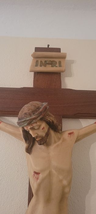 Vendo crucifixo antigo com mais de 1 metro em muito bom estado