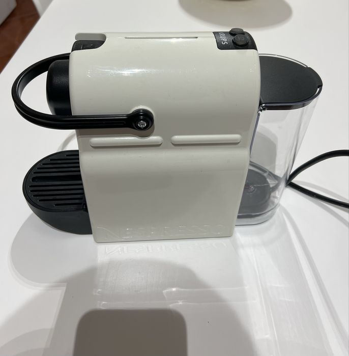 Maquina cafe Nespresso como Nova