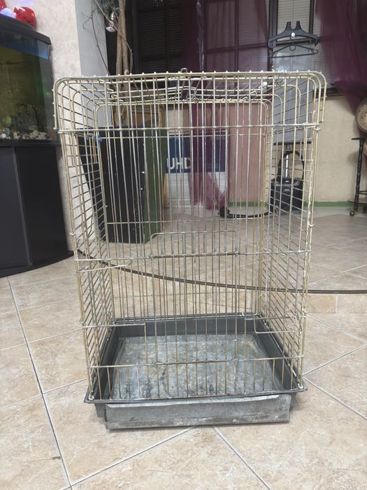 Срочно!Клетка для большого попугая