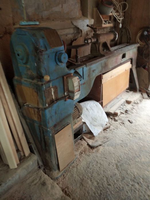 Станок токарний по дереву