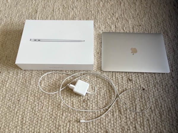 MacBook Air M1  8GB 256