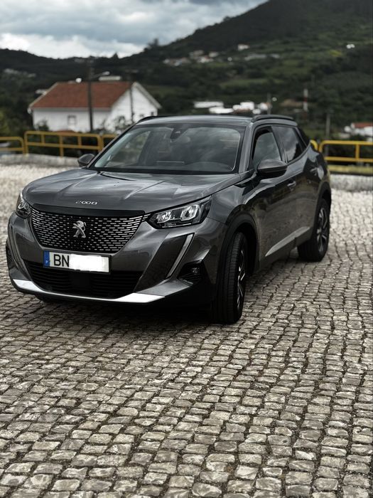Peugeot 2008 1.5 130cv com poucos Quilómetros