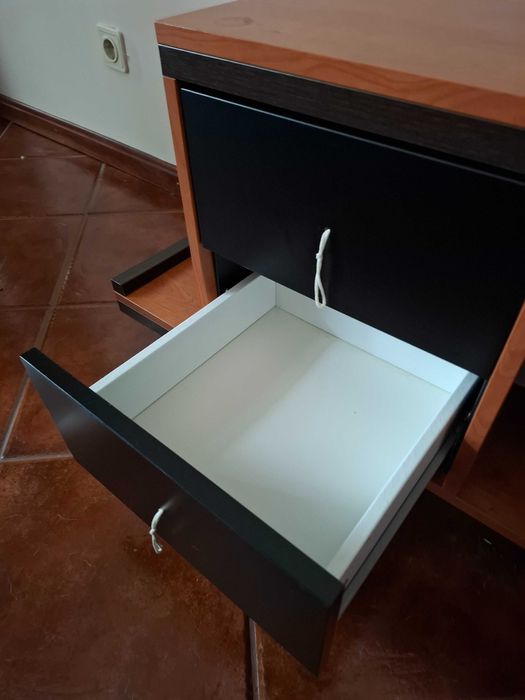 Mesa de centro com rodas