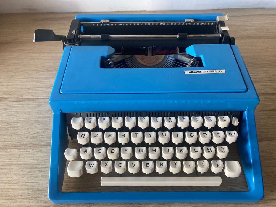 Máquina de escrever  **  Olivetti 31