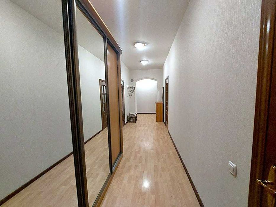 Екатерининская пл.: сдам просторную 2к квартиру в историческом центре!