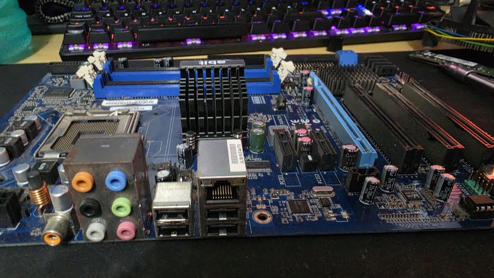 placa-mãe Abit IP43