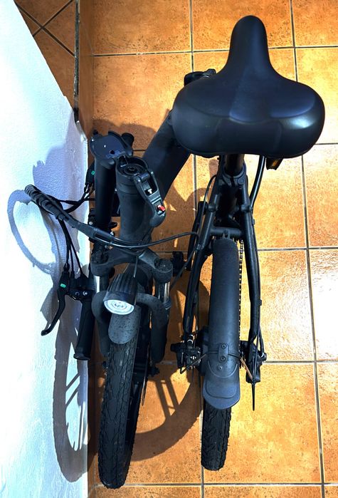 Bicicleta eléctrica dobrável