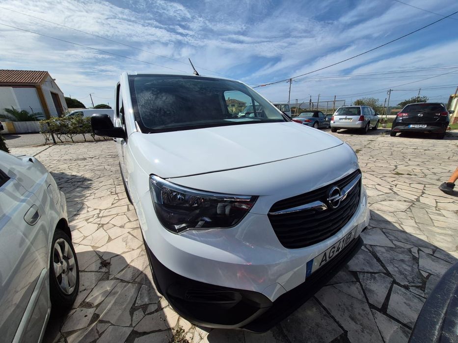 Opel Combo a diesel três lugares ano 2021 nacional
