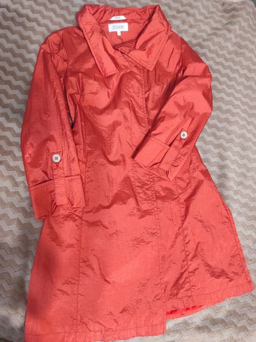 Плащ жіночий, тренч