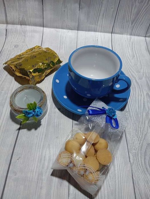 Набор для чая (чашка с блюдцем, чай, свеча, печенье)