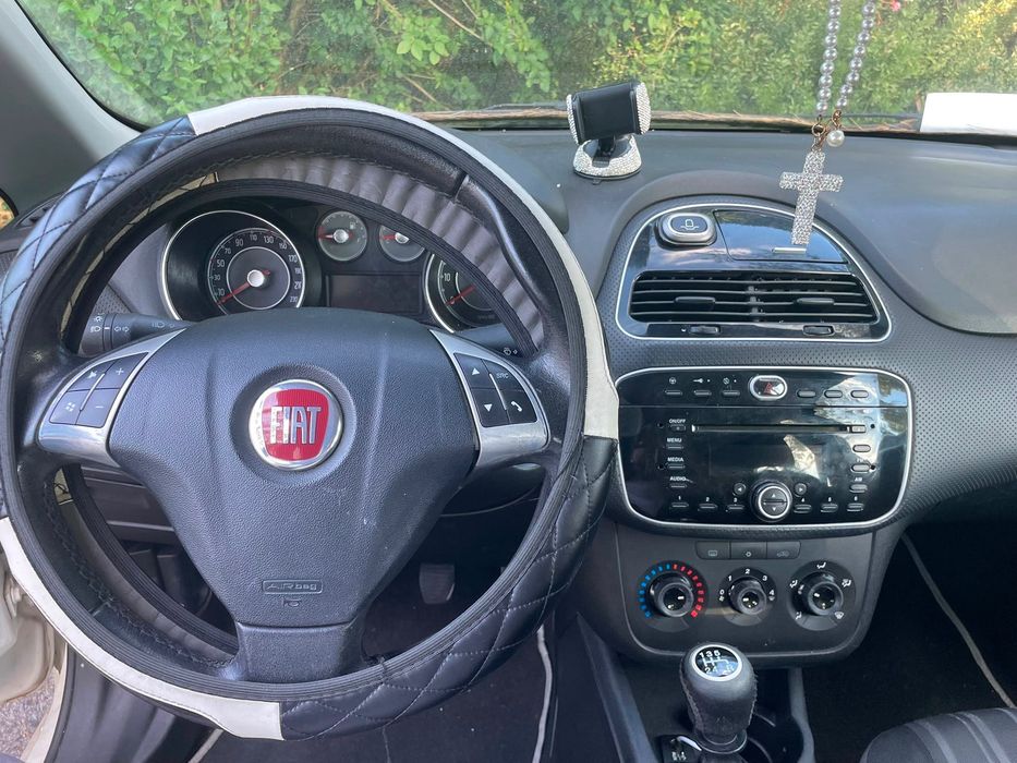 Fiat punto 2011 a 2700€ — photo 5