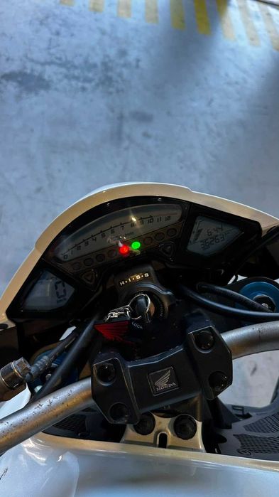 cb 1000r 2009 branca
