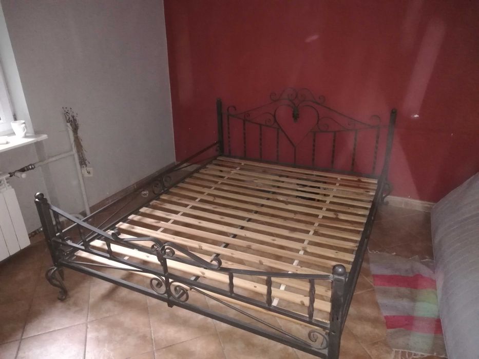 Łóżko kute ozdobne