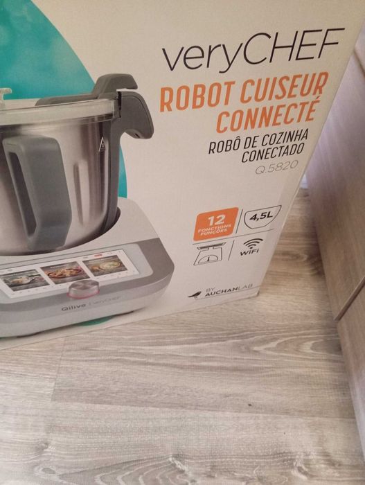 Cozinha com máquina inteligente