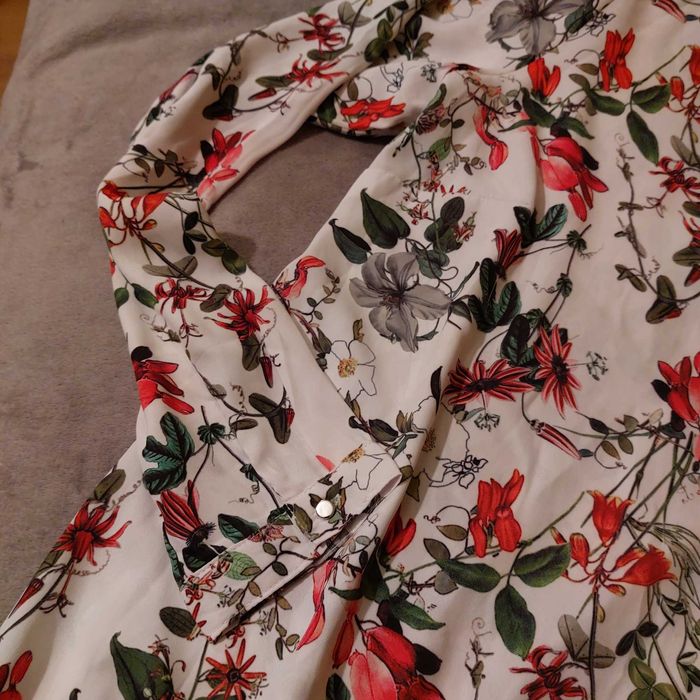 Bluzka w kwiaty Mohito