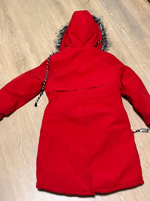 Продам зимову парку для дівчинки