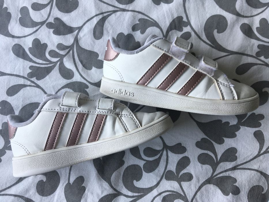 Adidas Grand Court Sneakers in Brown Bronze, Size 27