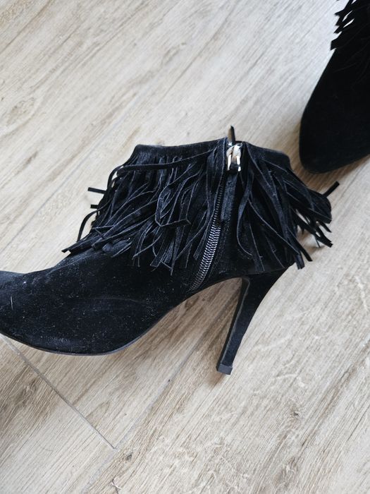 Botki z frędzelkami