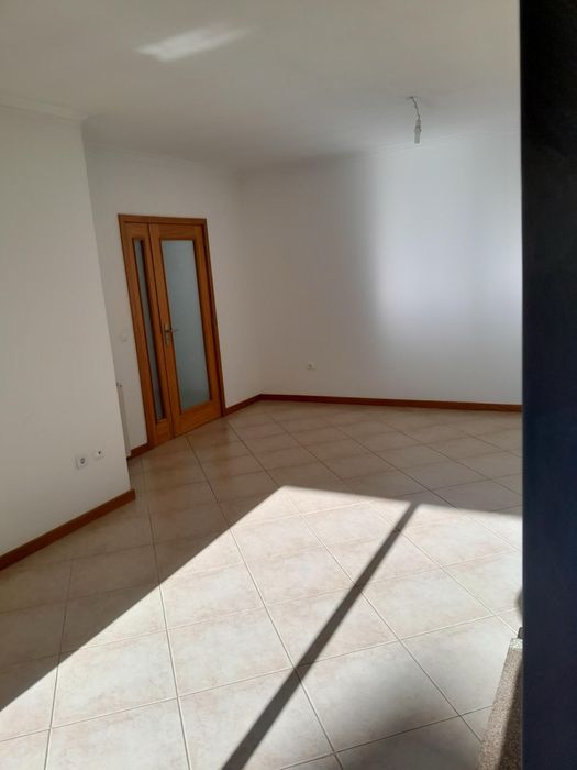 Alugo  T2 em Santa Maria de Lamas
