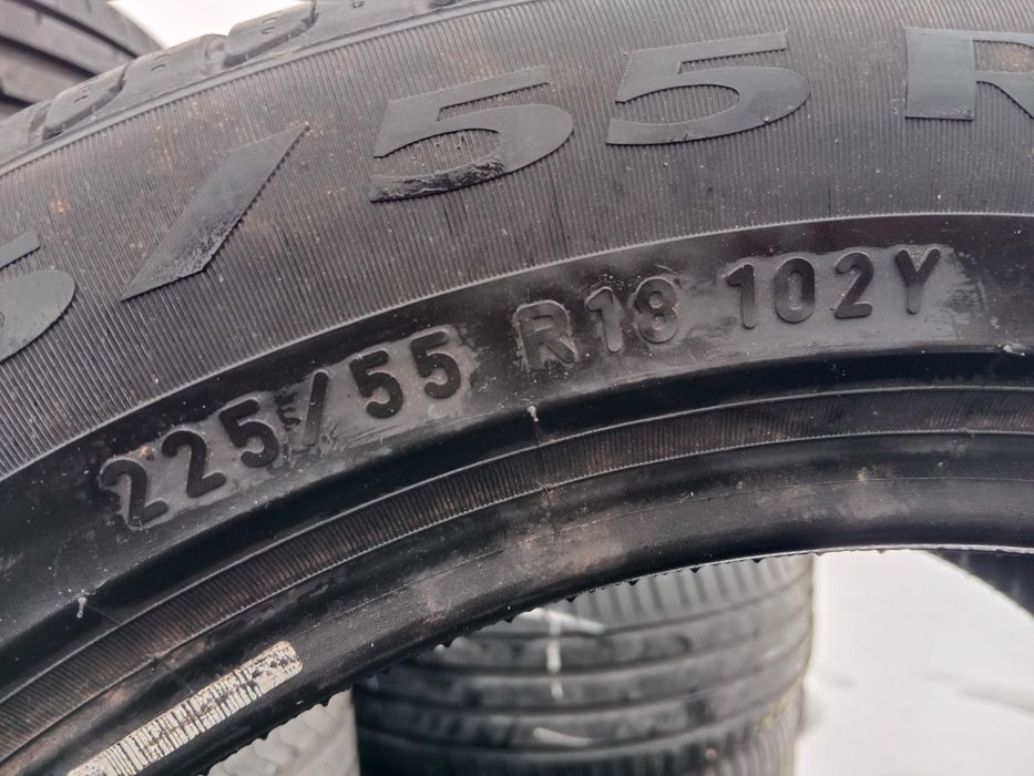Opona używana 225/55R18 Pirelli Cinturato P7 1szt.
