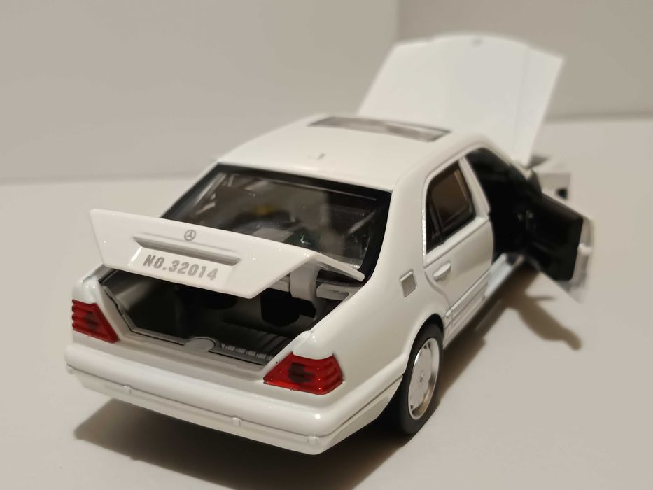 MODEL SAMOCHODU - MERCEDES W140 - SKALA 1:32 - biały połysk