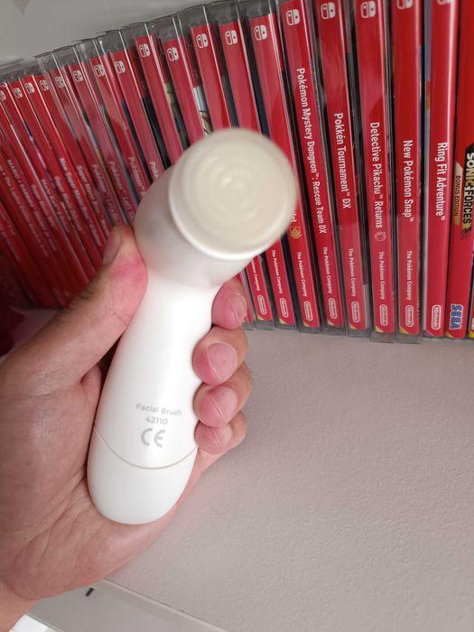 Isdin escova facial elétrica