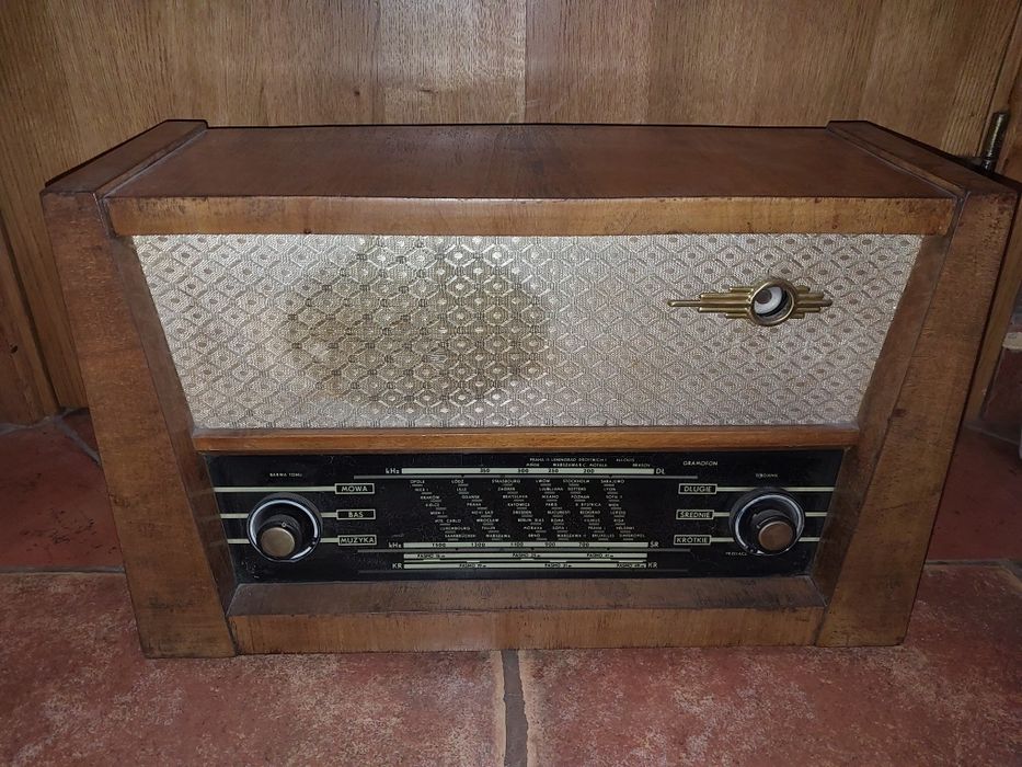 Stare radio lampowe Czardasz Diora