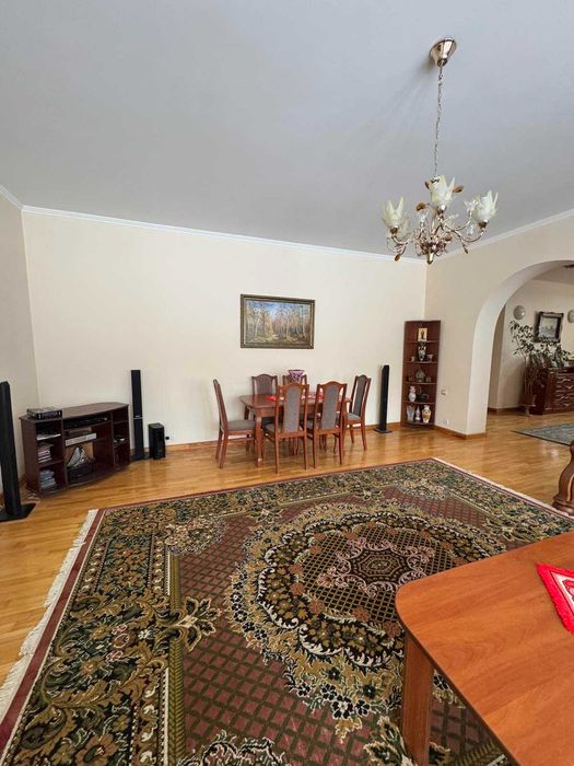 Продаж будинку Озерна LIN 42292