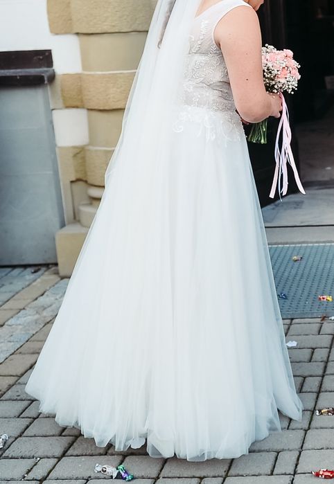 Piekna Suknia ślubna