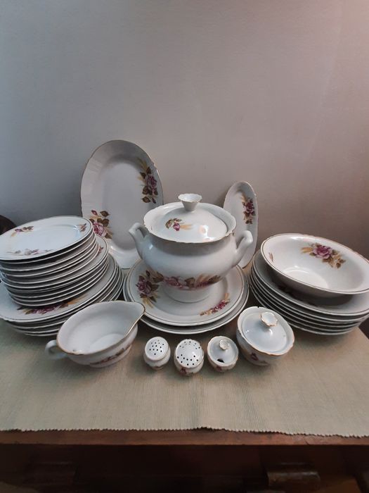 Сервиз столовый обеденный фарфоровый на 6 персон