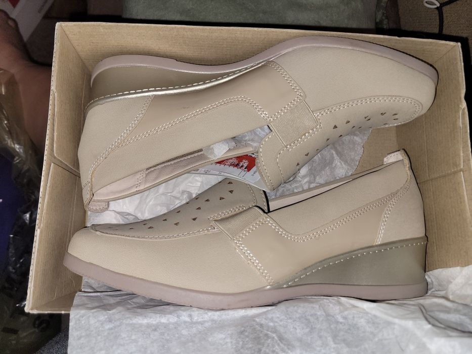 Clara Barson Memory Foam