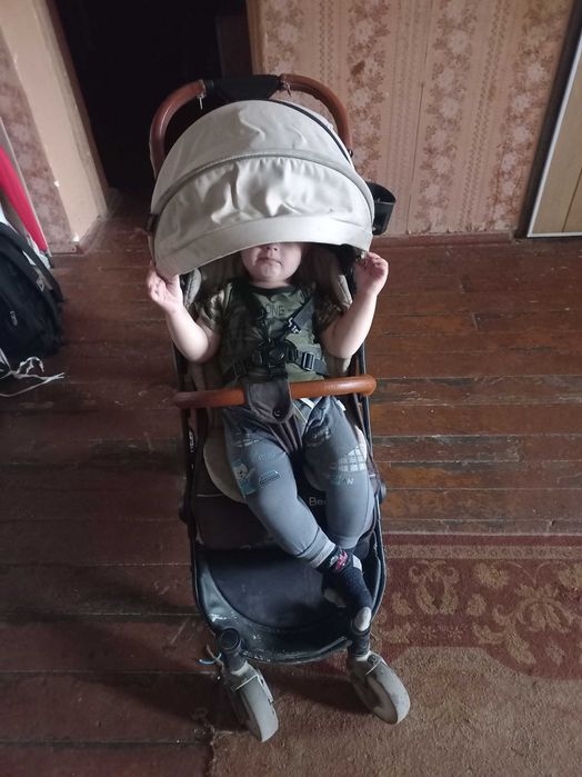 Обменяю прогулочную коляску