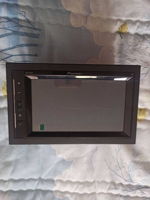 Auto-Rádio Pioneer DMH-A240BT!