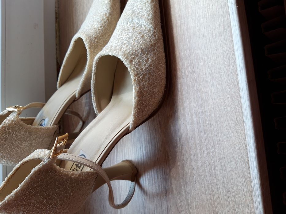 Sprzedam buty slubne