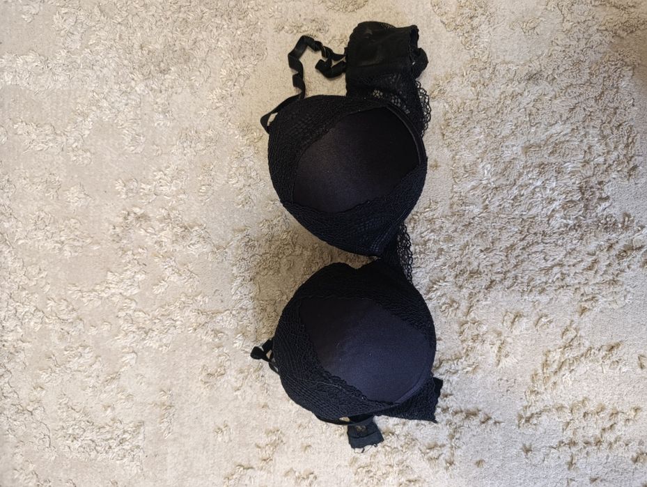 Stanik biustonosz erotyczny push up 75C koronkowy czarny