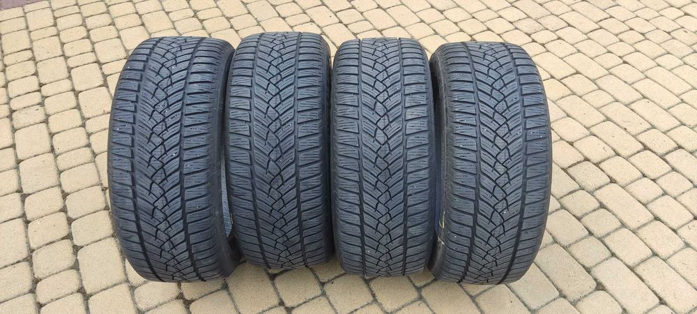 Komplet opon zimowych Fulda 215/50/17