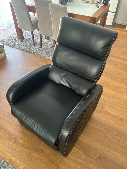 Poltrona / Cadeira de Massagem em Pele – Funcional