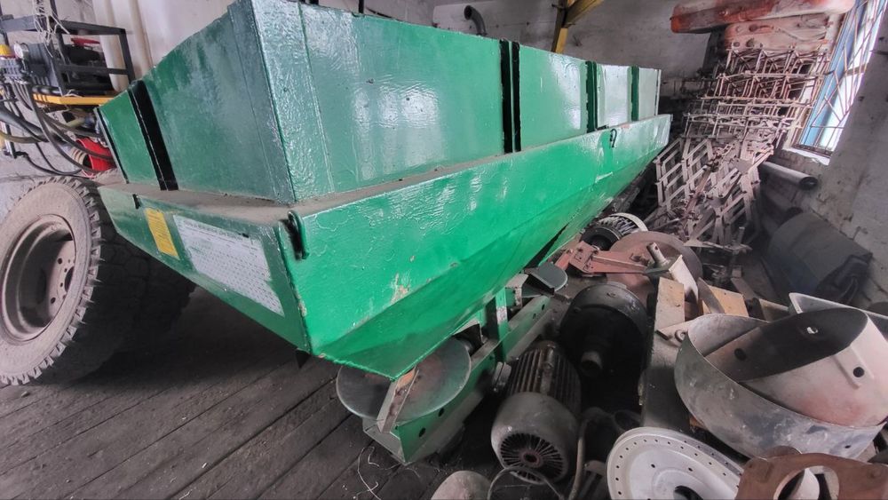 Навісний  розкидач  мінеральних добрив МВД 900